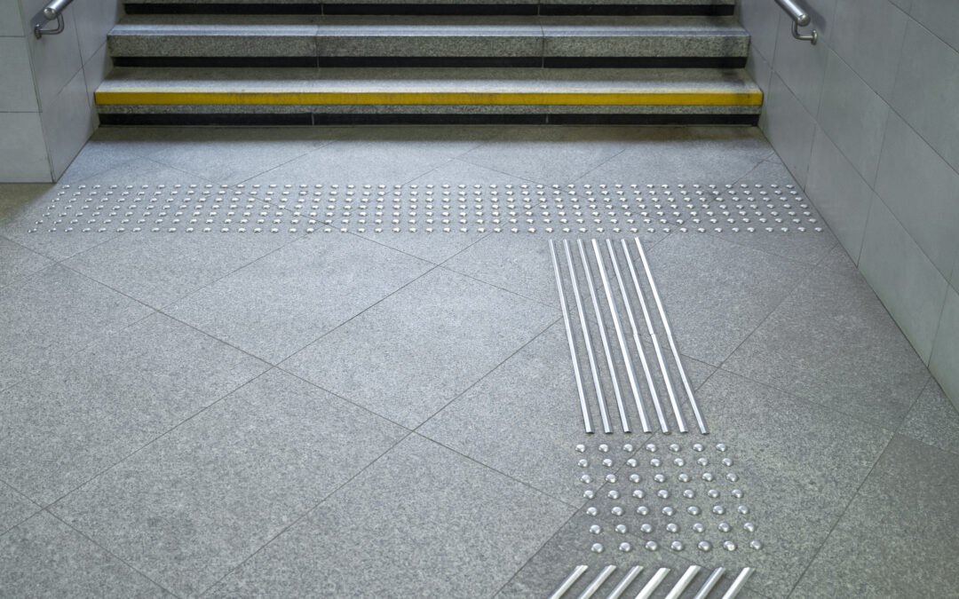 Pisos táctiles: Seguridad y accesibilidad para todos